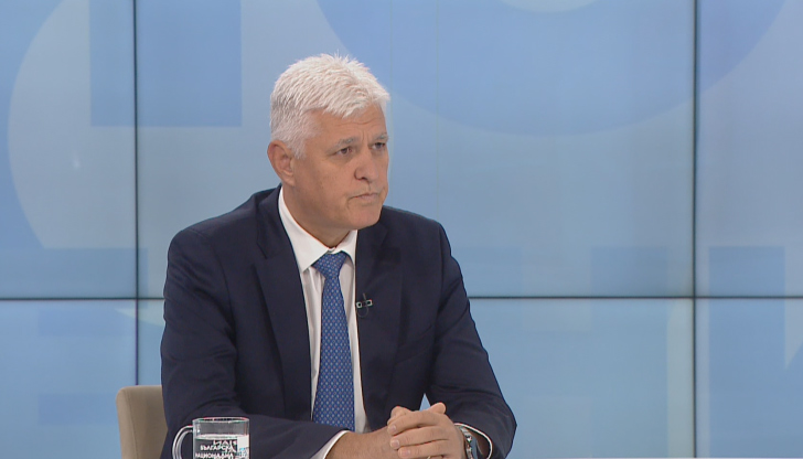 Бившият служебен министър на отбраната заяви, че управляващите проявяват нахално