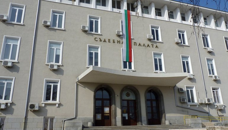 Обвиняемите са взели 3000 лева срещу обещание за кредит от