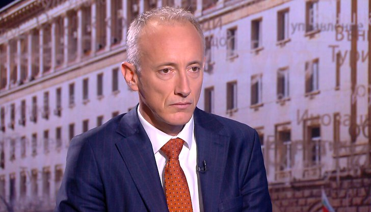 Министърът на образованието: Средната оценка на изпита по математика за