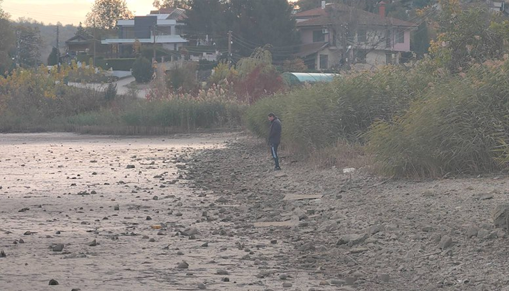 Кметът обяснява нуждата от дълготрайно изпускане, докато се търси решение