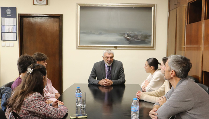 Драгомир Драганов: Будител е всеки, който не остава безразличенПетима ученици