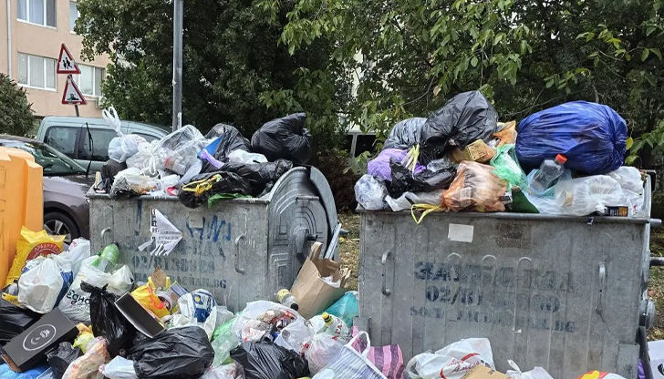 Боклукът в Люлин и Красно село продължава да тормози жителитеБлизо