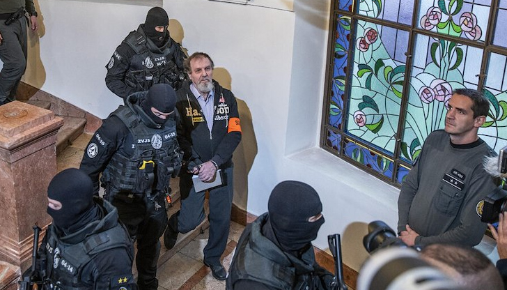 72-годишният поет Юрай Цинтула е признат за виновен в тероризъмСпециализираният