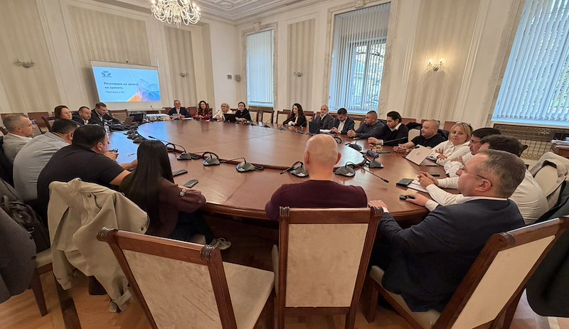 Парламентарната група проучва европейски модели, където храните са поевтинели с