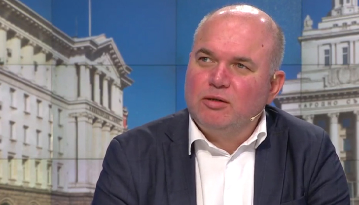 Панев очаква по-послушен председател на парламента вместо КиселоваДо края на