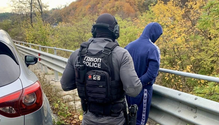 МВР удари наркоразпространители в София, Петрич и СливенСлужители на Главна