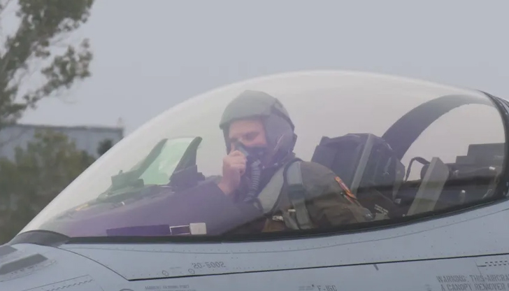 Шест от осемте планирани за 2025 година модерни бойни самолета