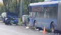 Заспал шофьор се вряза в автобус в Бургас