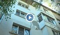 Жители на разрушаващ се блок предават ключовете си на общината