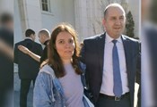 Полицията проверява почитателка на Румен Радев заради чести срещи и подаръци