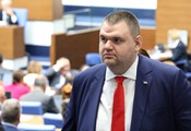 Делян Пеевски: Васил Терзиев да отвори паркинга на “Александър Невски” за хората