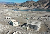Потопено село изплува от водите на язовир в Турция