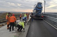 Изляха 50 кубика бетон на Дунав мост