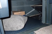 Гранични полицаи хванаха турчин с два пистолета, скрит в тайник на автобус