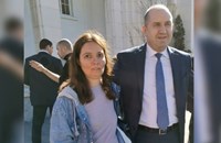 Полицията проверява почитателка на Румен Радев заради чести срещи и подаръци