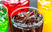 Четири напитки, които състаряват кожата