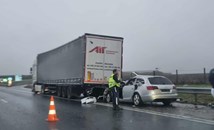 Катастрофа между ТИР и кола затрудни движението на АМ "Тракия"