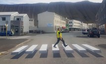 Левитиращи пешеходни пътеки в Исландия намаляват нарушителите на пътя