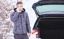 Грешките, които "убиват" колата ни през студените месеци