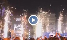 Париж откри коледния сезон