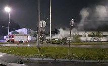 Кола се запали след удар в стълб на булевард "Липник"