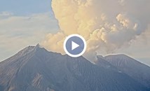Стратовулканът Сакураджима в Япония изригна