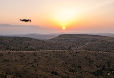 Тео Франкен Това е ясна мисия с цел базатаЧетири дрона