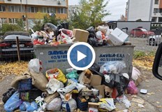 Доброволци в София събират боклука вместо Екобулпак Проблемите с извозването на