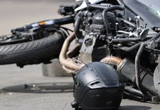 26 годишен шофьор навлязъл в насрещното движение и се блъснал с