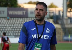 Драконите победиха с 2 0 но треньорът поиска повече фенове на