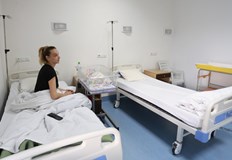 Липса на кадри затваря вратите на родилния сектор в общинската