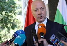 Държавата ще преразпределя свръхпечалбите от енергетиката докато цените на борсата