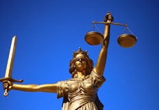 Двама загинаха а петима бяха ранени при сблъсъка между враждуващи