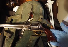 Полицаите иззеха пистолети боеприпаси и тротинетката от инцидента на улица