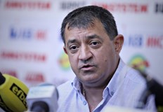 Бившият треньор и наследникът му ще отговарят за вземане на