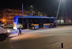 Засега няма информация за пострадали хораТролейбус на градския транспорт катастрофира