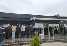 Трима бивши кметове и двама ексминистри застават пред съда заради