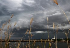 Циклон носи значителни валежи и застудяване в събота сняг ще