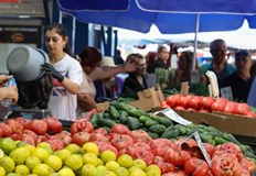 Производители на храни плашат с поскъпване заради нови правила на
