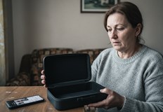 Измамата е станала през обява в социална мрежа за 200