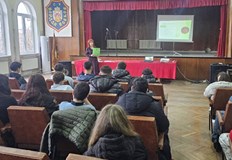 Възпитаници на СУ Йордан Йовков облякоха тоги и се запознаха