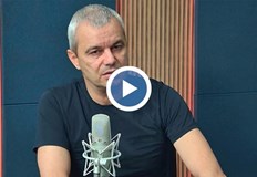 Възраждане продължава битката за референдум за леваВойната в Украйна е