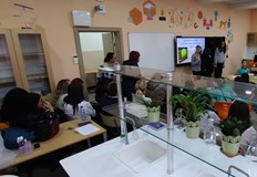 Ученици и учители представиха иновативен урок за науката зад тенисаОсновно