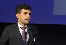 Евродепутатът предупреди за риск от процедура по свръхдефицит при влизането