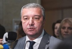 Мярката цели да спре изплащането на пари в пликчета Данък дивидент