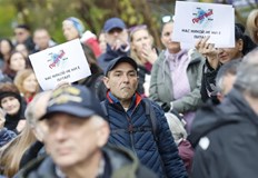 Гражданите настояват за отмяна на двойното поскъпване на зонитеПореден протест