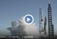 32 етажната ракета стартира успешно с двигателите ВЕ 4 от Кейп КанавералКомпанията