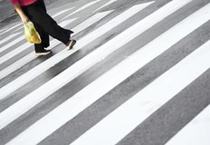 Пострадалият е транспортиран до болница в Кърджали състоянието му не