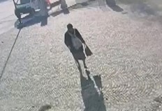 Мъжът се дегизирал с перука и грим но опитът да