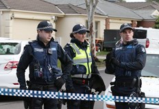 13 души са ранениСъстезателен автомобил се вряза в трибуна със